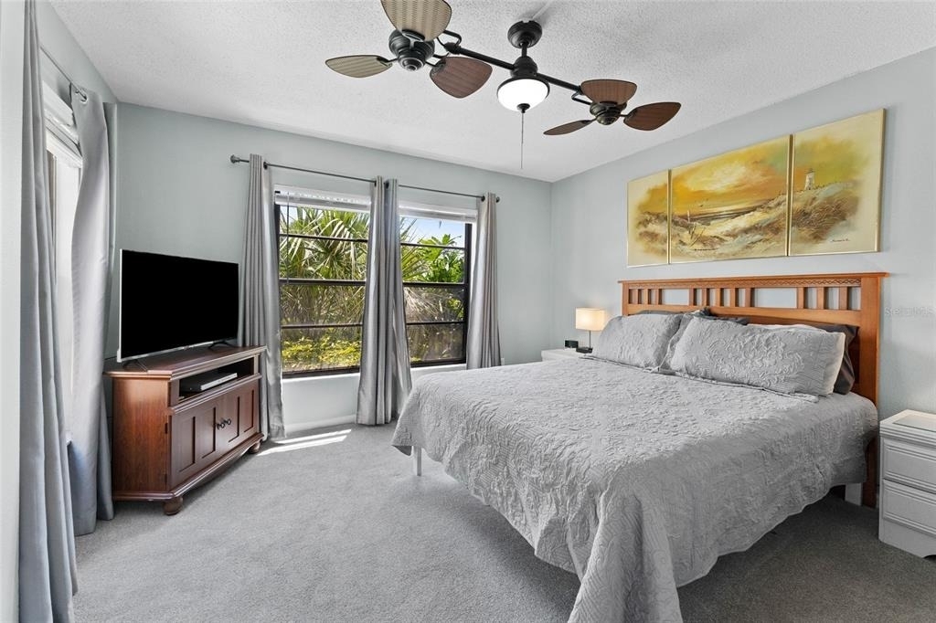 2571 Cyprus Drive - Photo 3