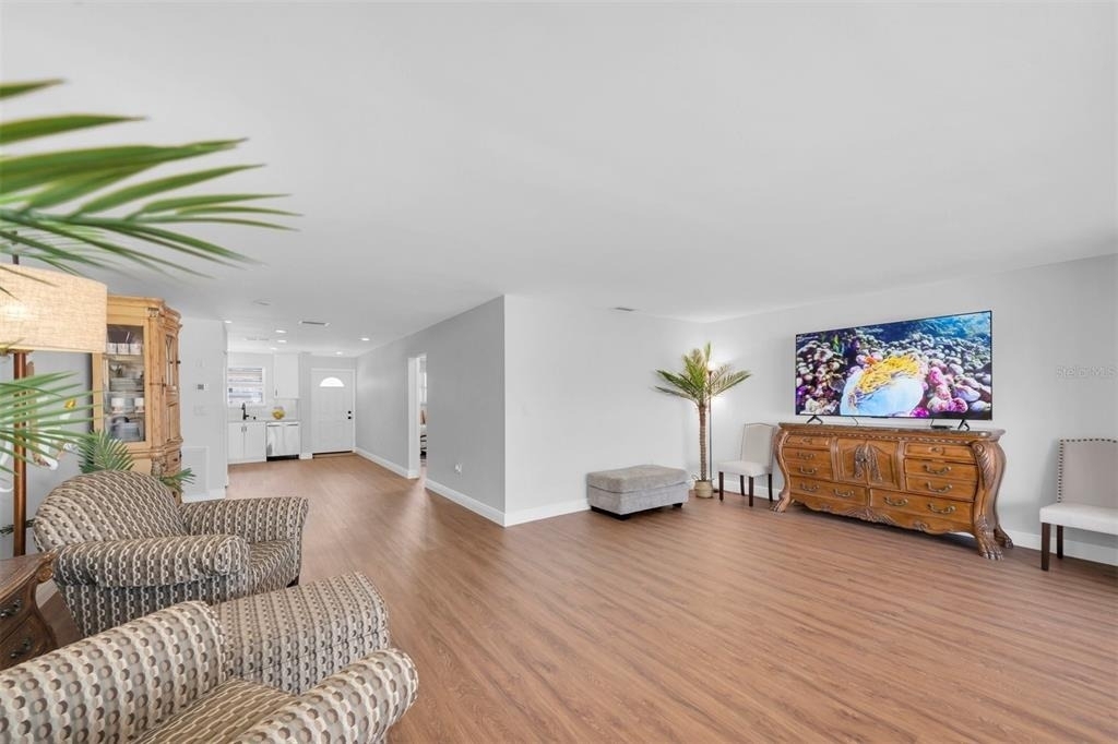 6025 Shore Boulevard S - Photo 9