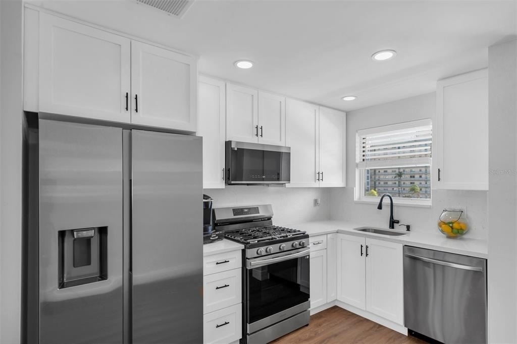 6025 Shore Boulevard S - Photo 11
