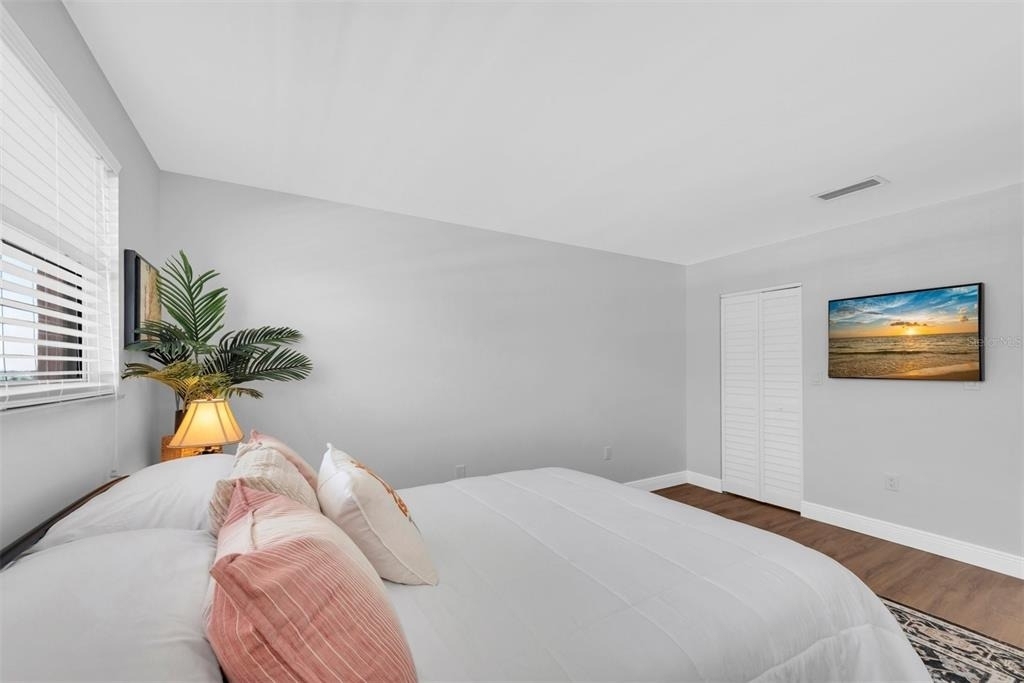 6025 Shore Boulevard S - Photo 16