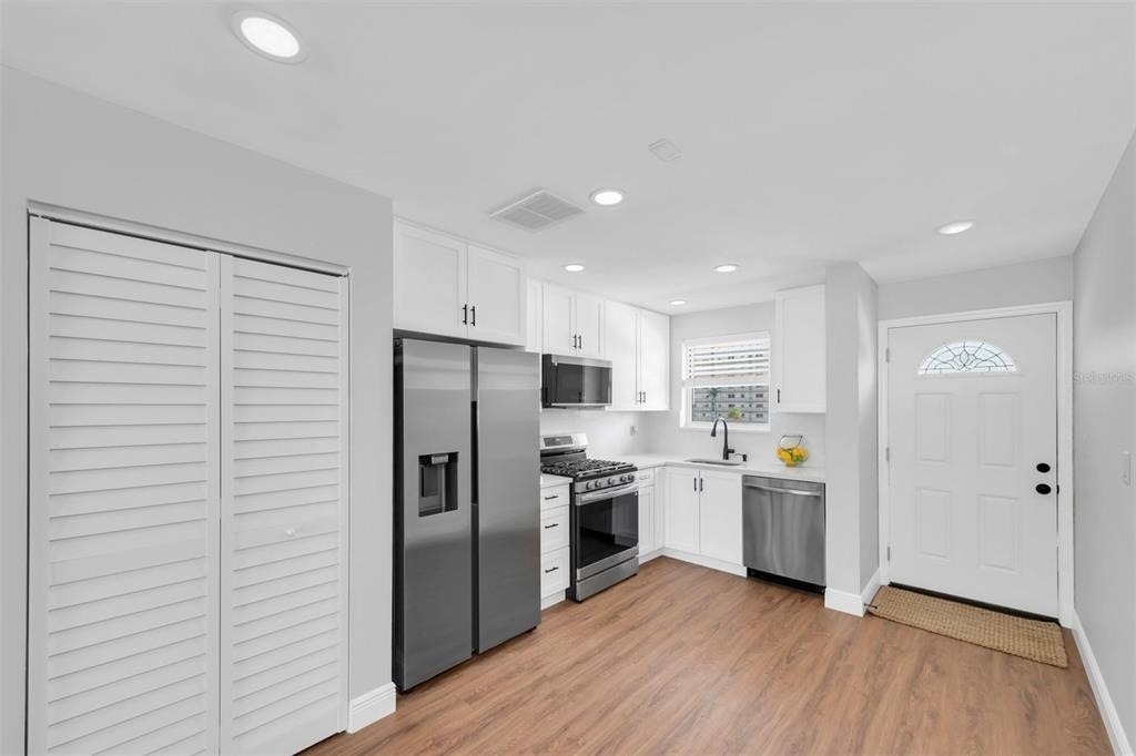 6025 Shore Boulevard S - Photo 14