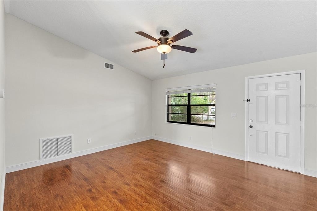 723 Pent Street - Photo 3