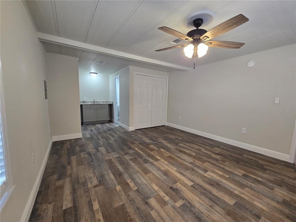 2875 Bay Avenue - Photo 7