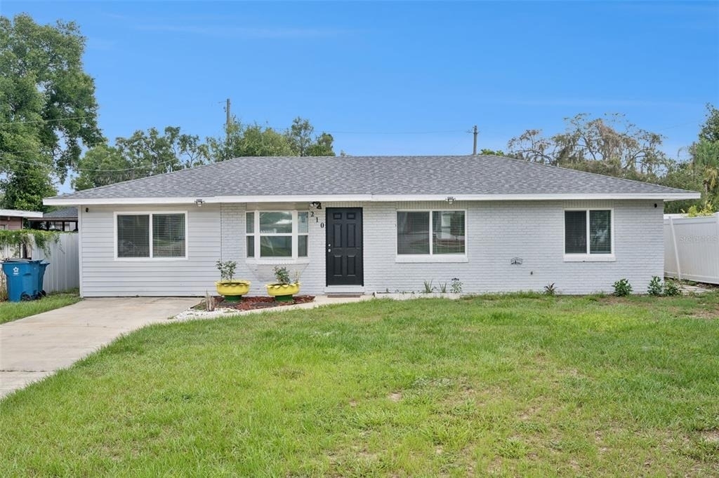 210 E Palm Street - Photo 0