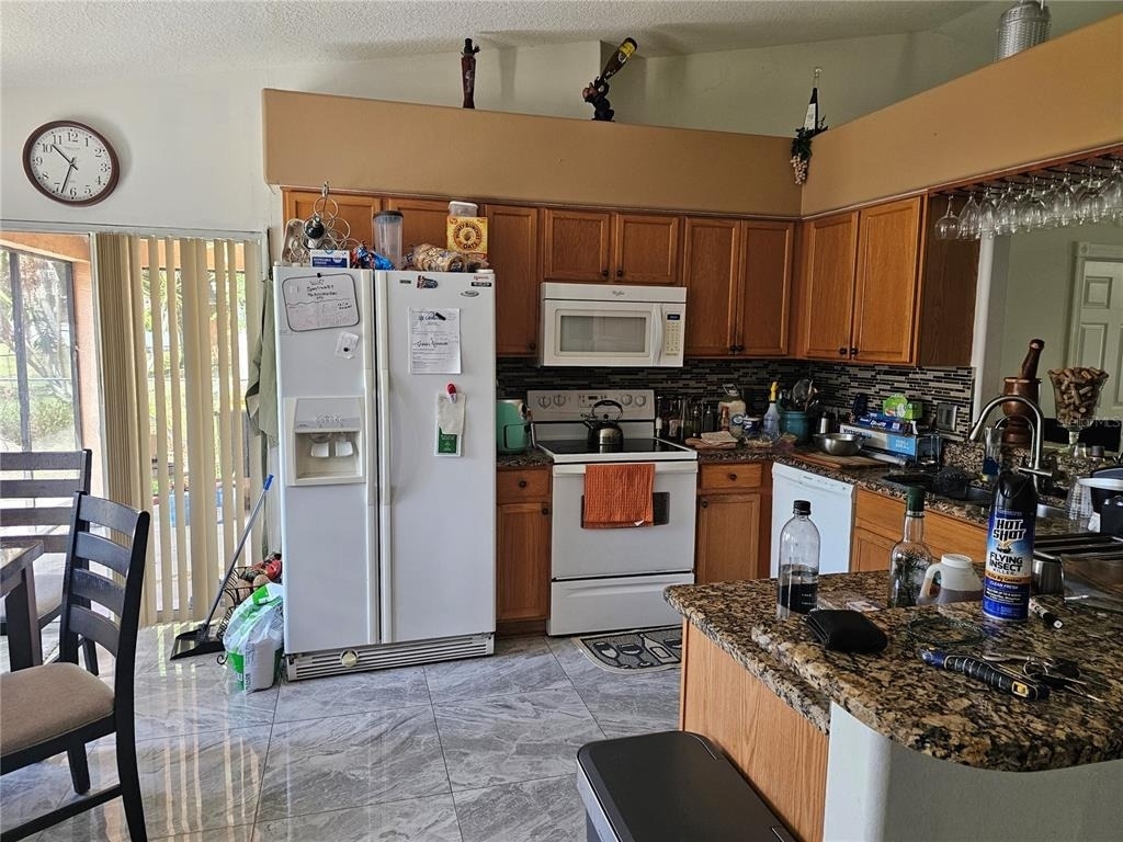 557 Eagle Court - Photo 14