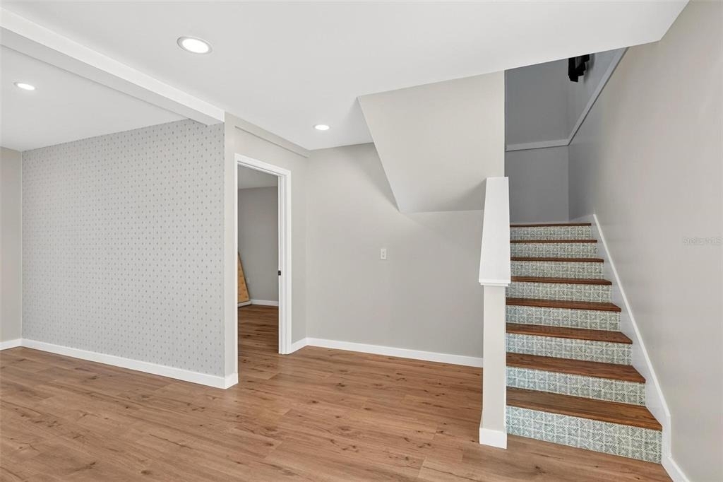 1099 Grove Avenue - Photo 11