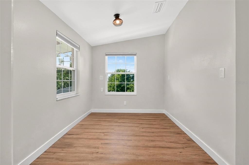 1099 Grove Avenue - Photo 39
