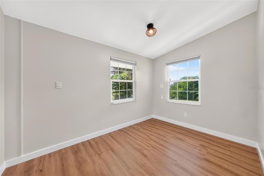 1099 Grove Avenue - Photo 28