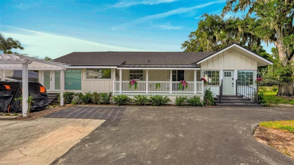 1099 Grove Avenue - Photo 1