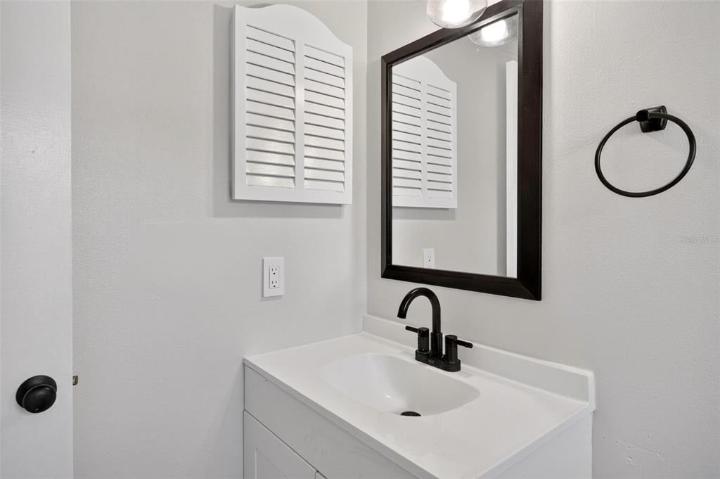 1099 Grove Avenue - Photo 47