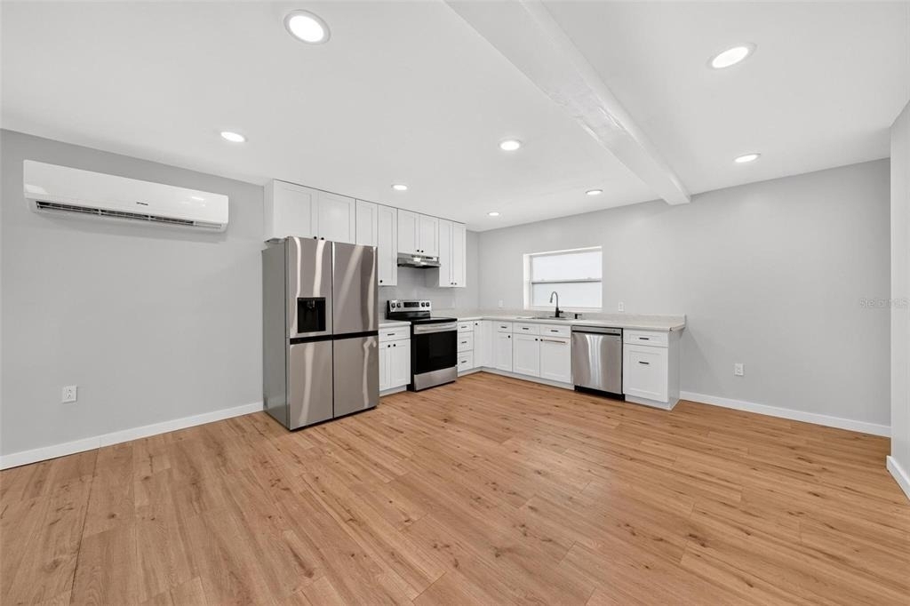 1099 Grove Avenue - Photo 3
