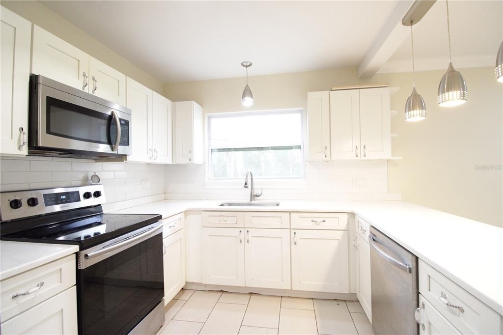 10907 Sw 24th Avenue - Photo 3