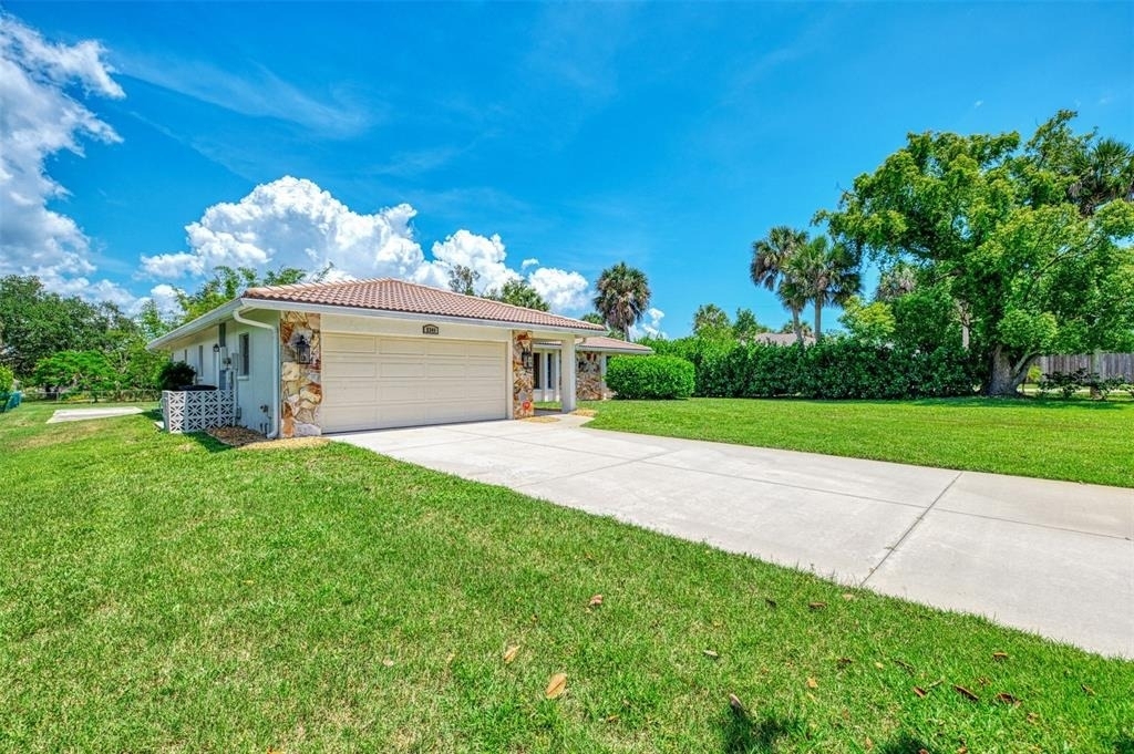 2340 Palmetto Street - Photo 2