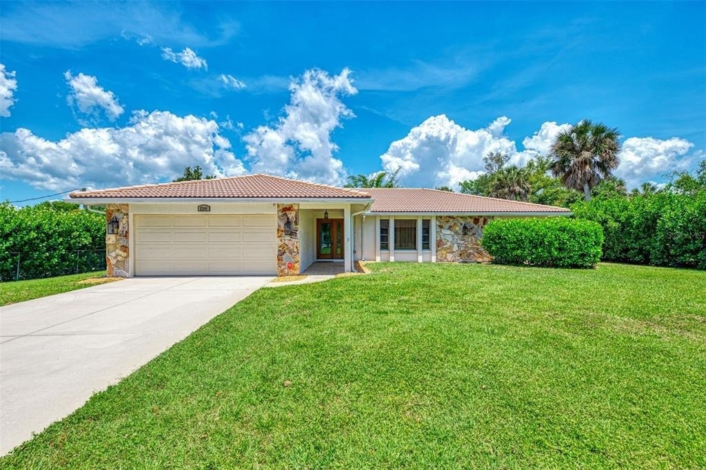 2340 Palmetto Street - Photo 0