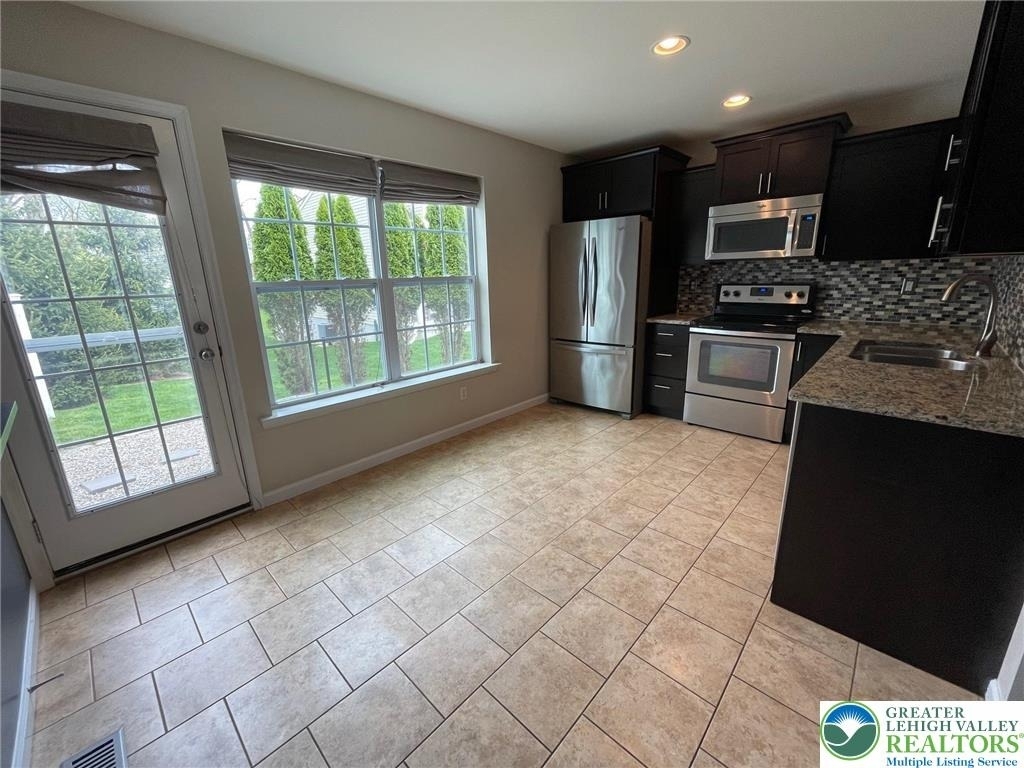 304 Central Park Avenue - Photo 4