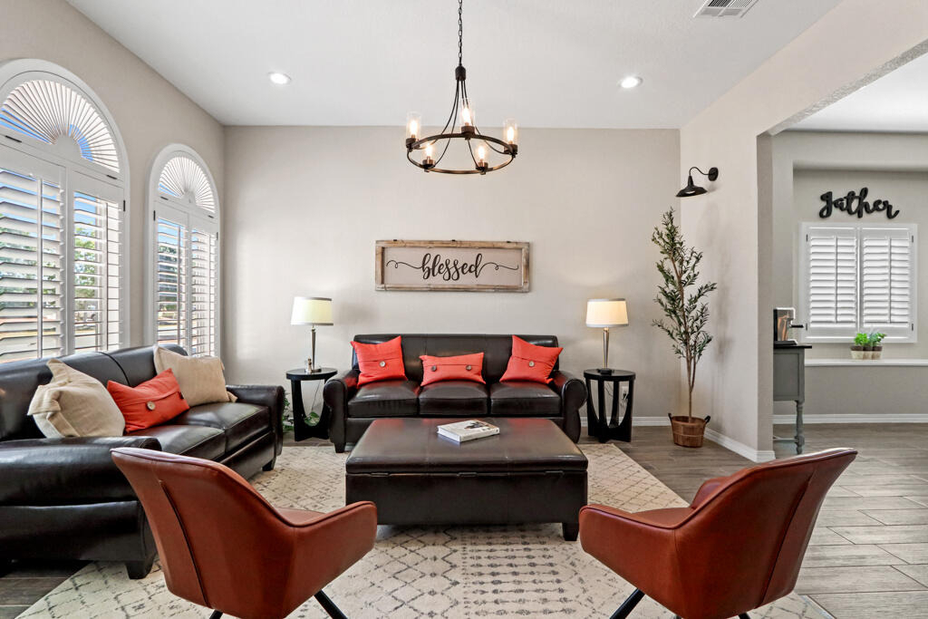 2037 Shreya Street - Photo 6