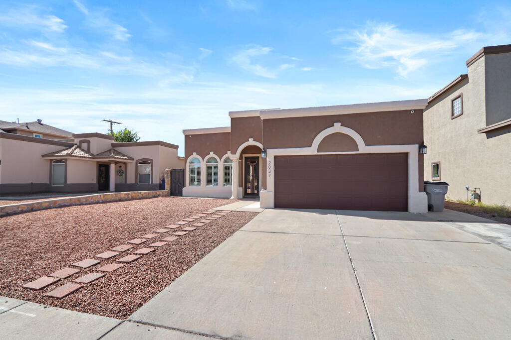 2037 Shreya Street - Photo 2