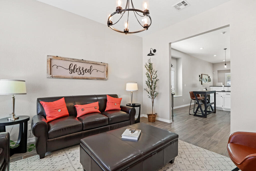 2037 Shreya Street - Photo 11