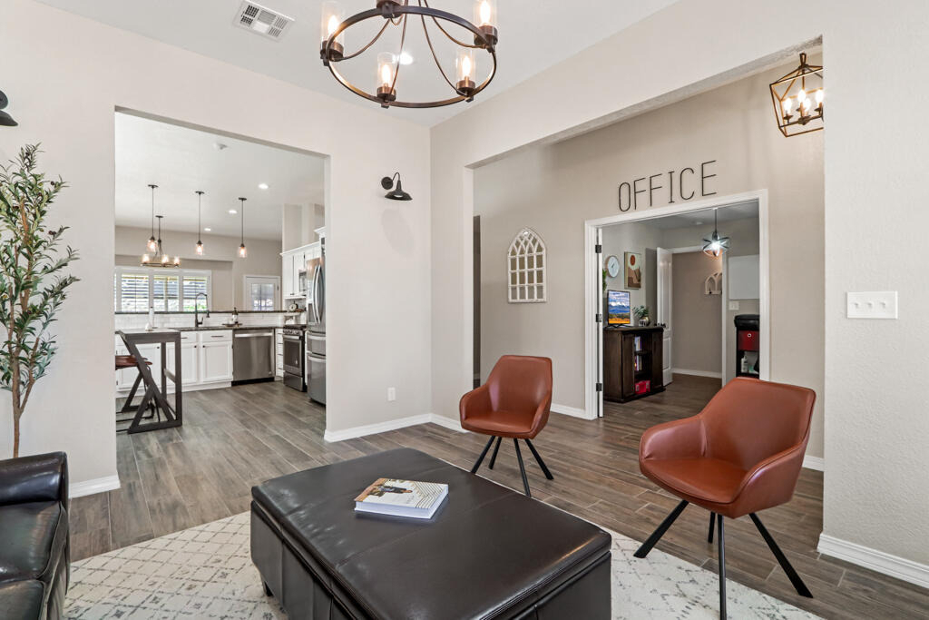 2037 Shreya Street - Photo 10