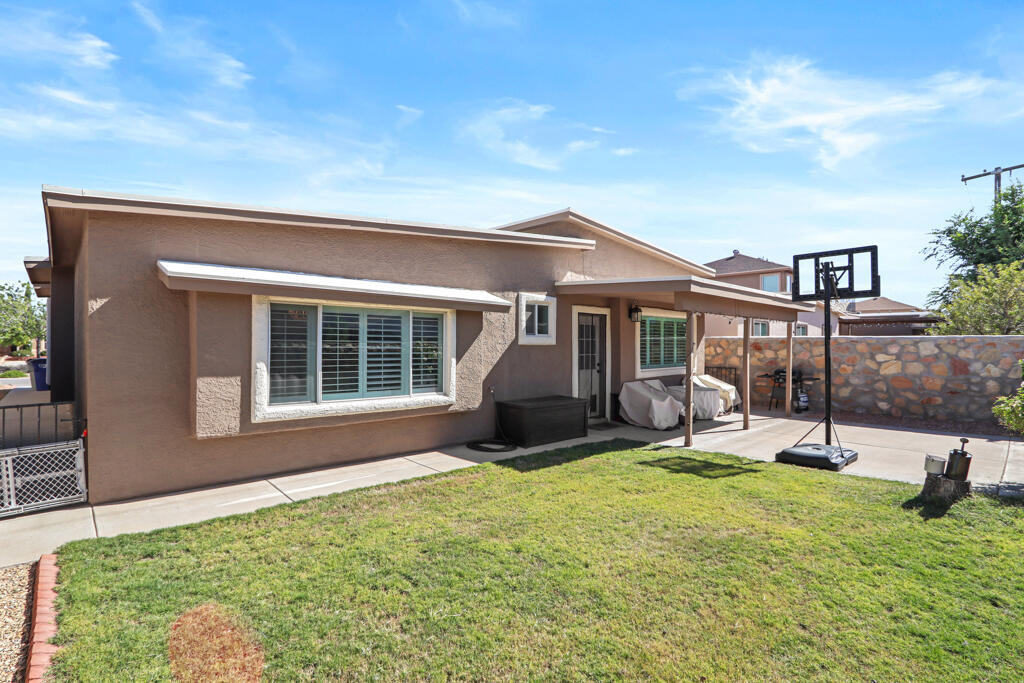 2037 Shreya Street - Photo 37