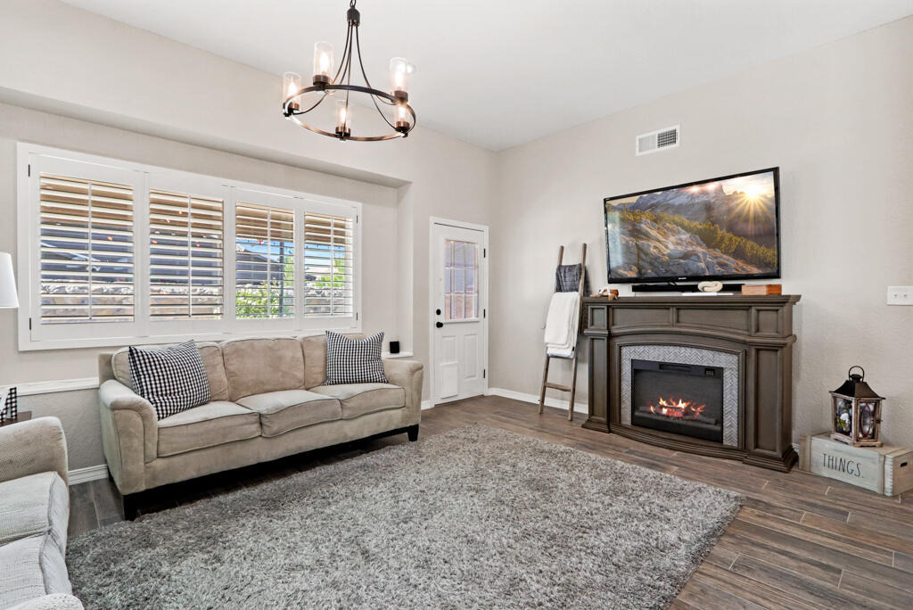 2037 Shreya Street - Photo 22