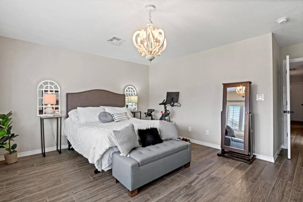 2037 Shreya Street - Photo 32