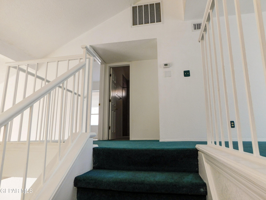 726 Medina - Photo 19