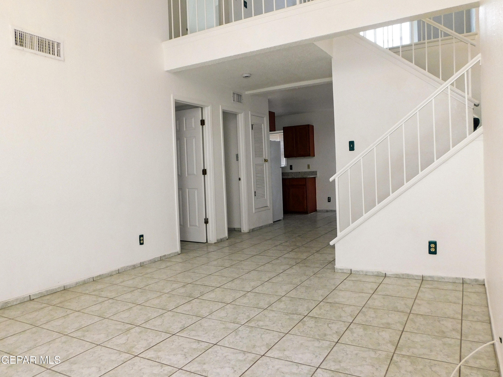 726 Medina - Photo 6