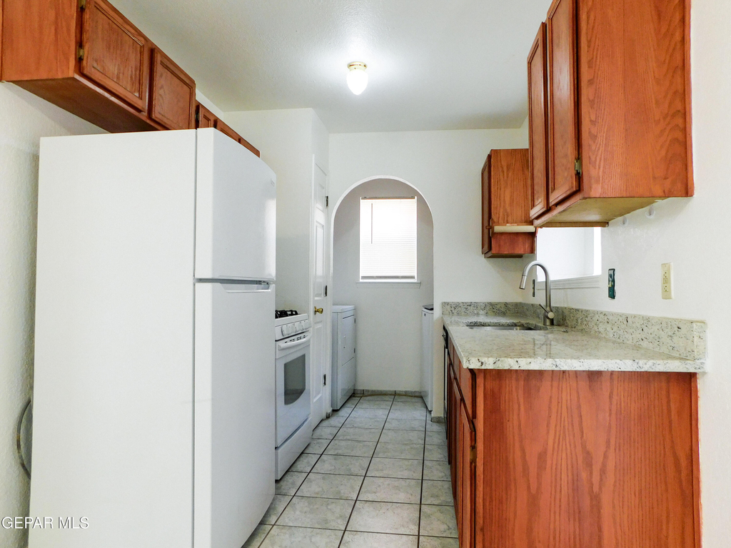 726 Medina - Photo 13
