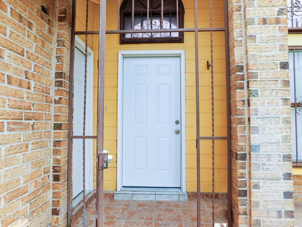 726 Medina - Photo 3
