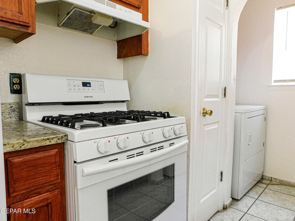 726 Medina - Photo 12