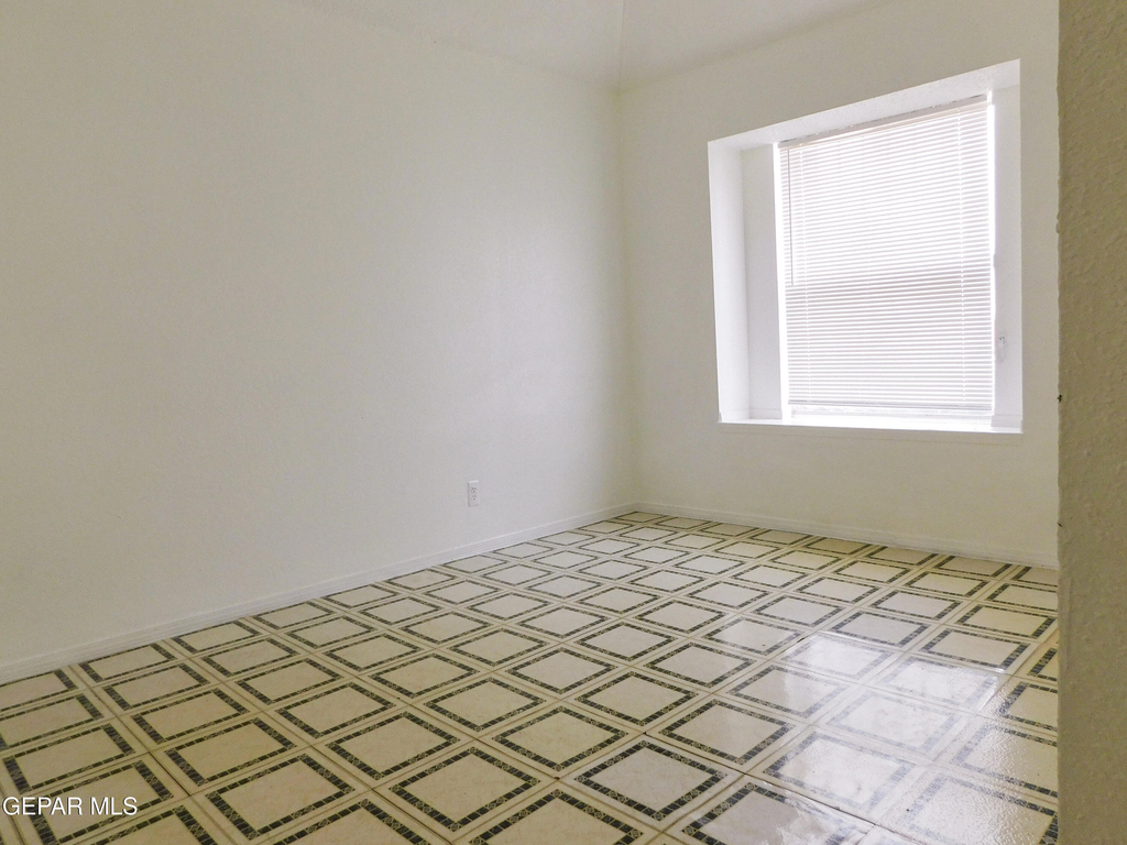726 Medina - Photo 23