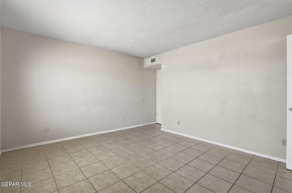 2918 E Glen Drive - Photo 19