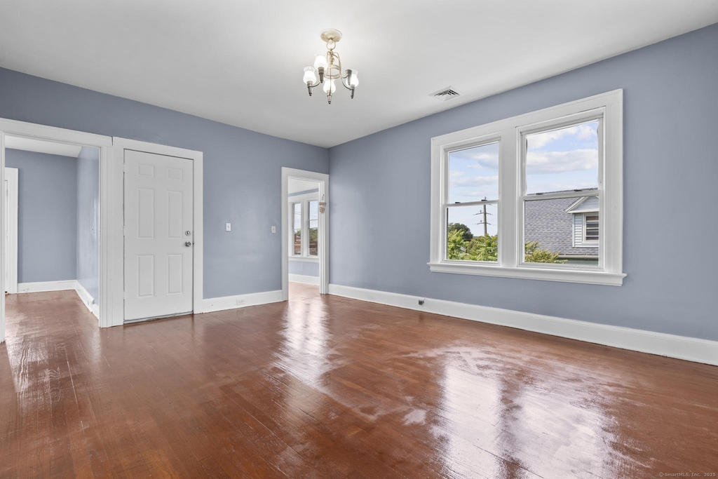 1105 Main Street - Photo 6