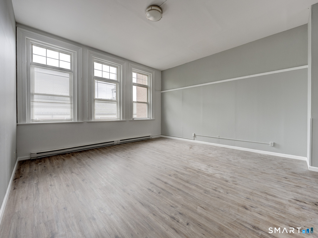 111 Franklin Square - Photo 14