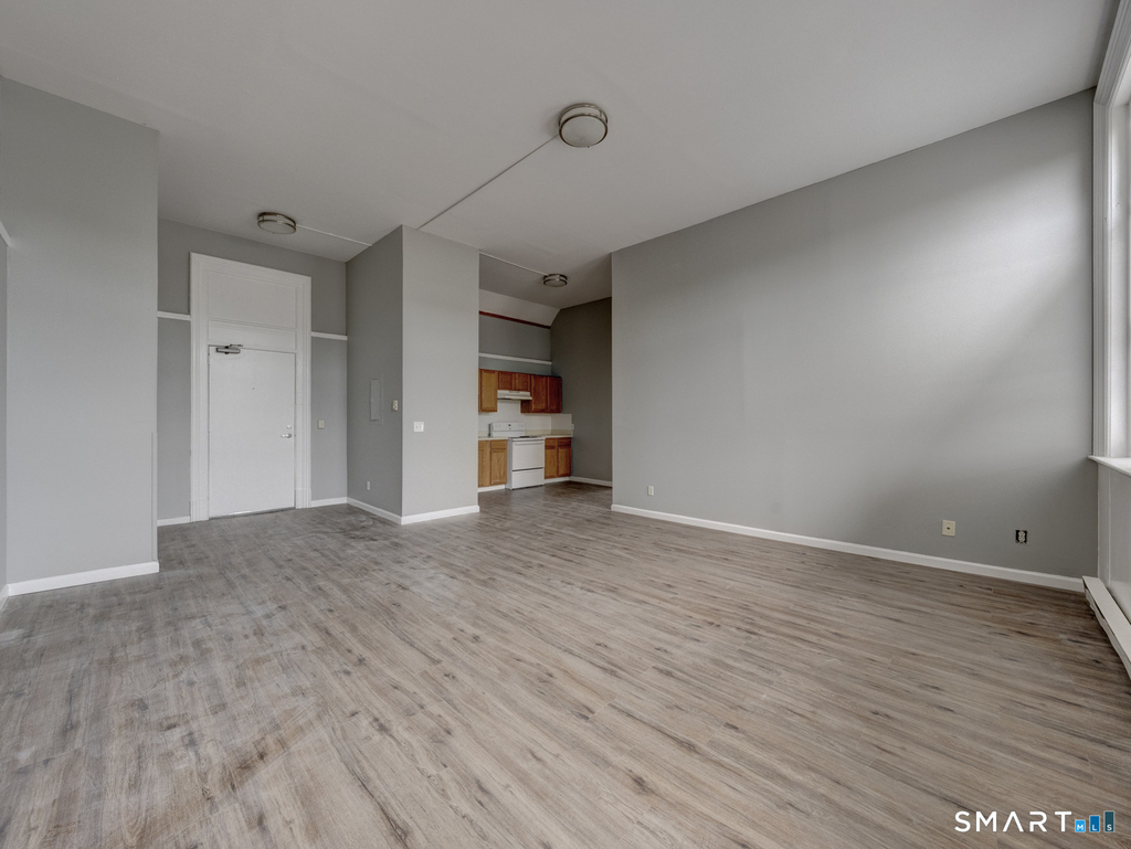 111 Franklin Square - Photo 12