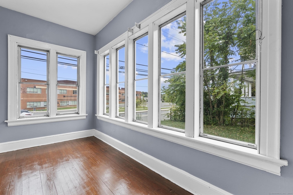 1105 Main Street - Photo 9