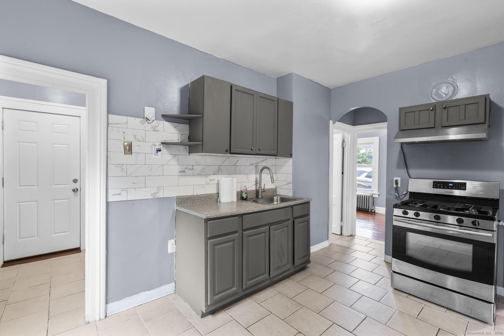 1105 Main Street - Photo 0
