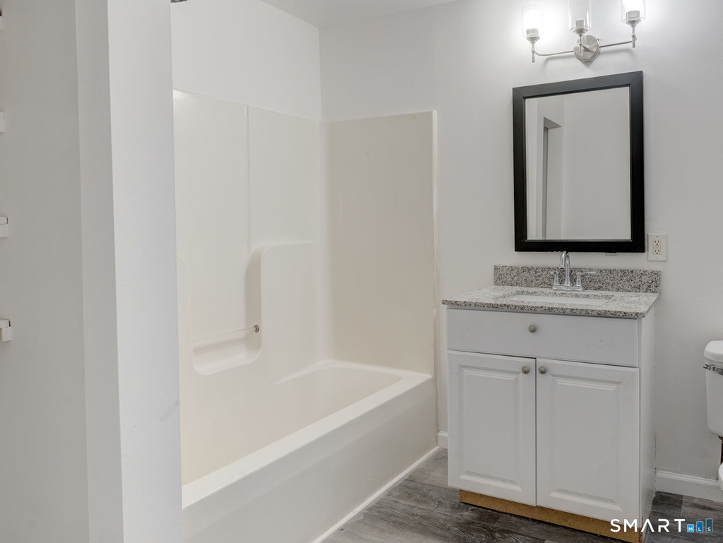 111 Franklin Square - Photo 14