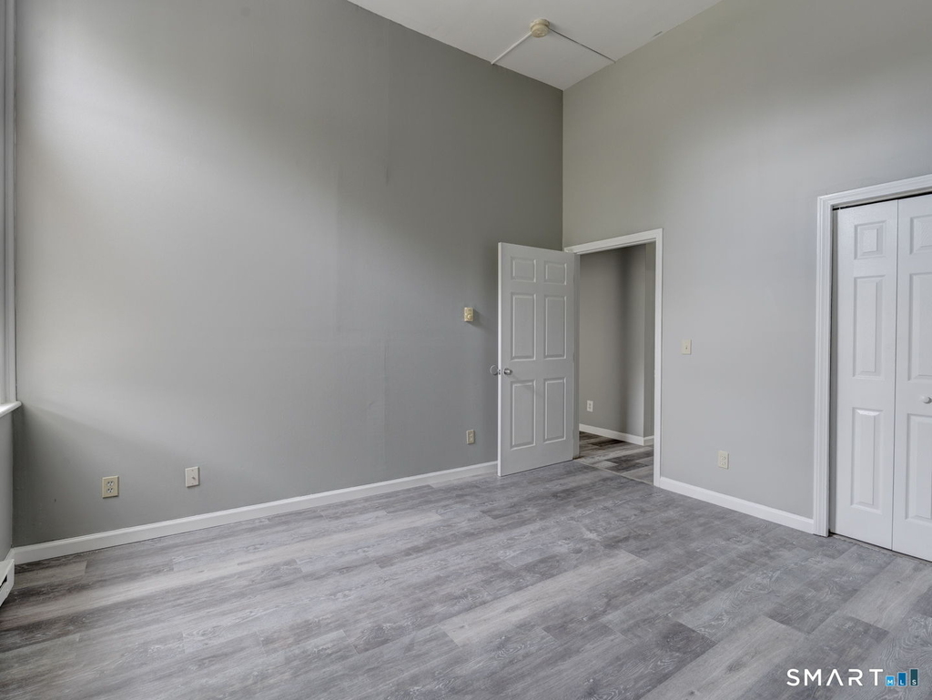 111 Franklin Square - Photo 8