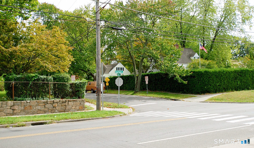 306 Courtland Avenue - Photo 15