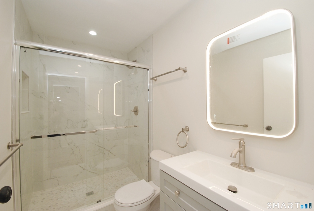 306 Courtland Avenue - Photo 5