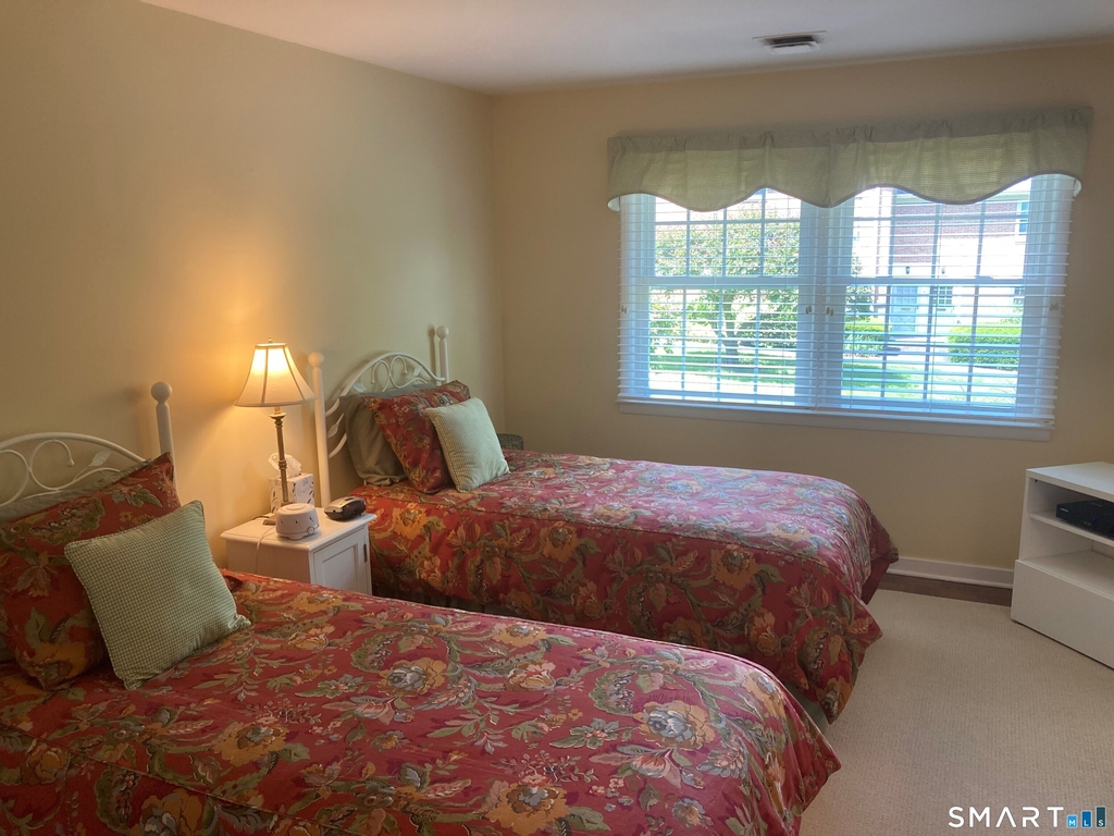 62 Heritage Hill Road - Photo 2