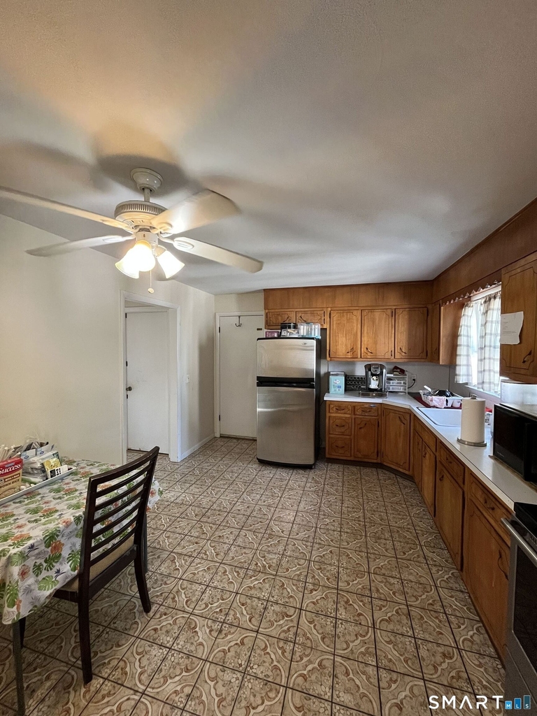 200 Robin Street - Photo 4