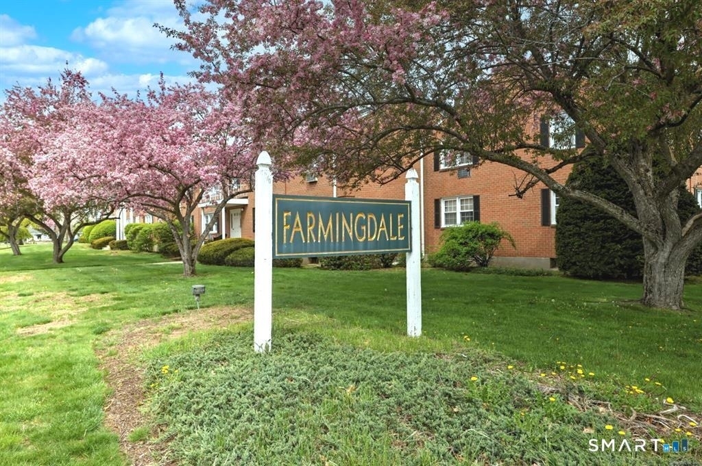 1254 Farmington Avenue - Photo 2