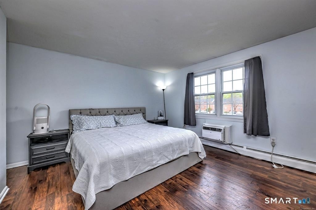 1254 Farmington Avenue - Photo 16