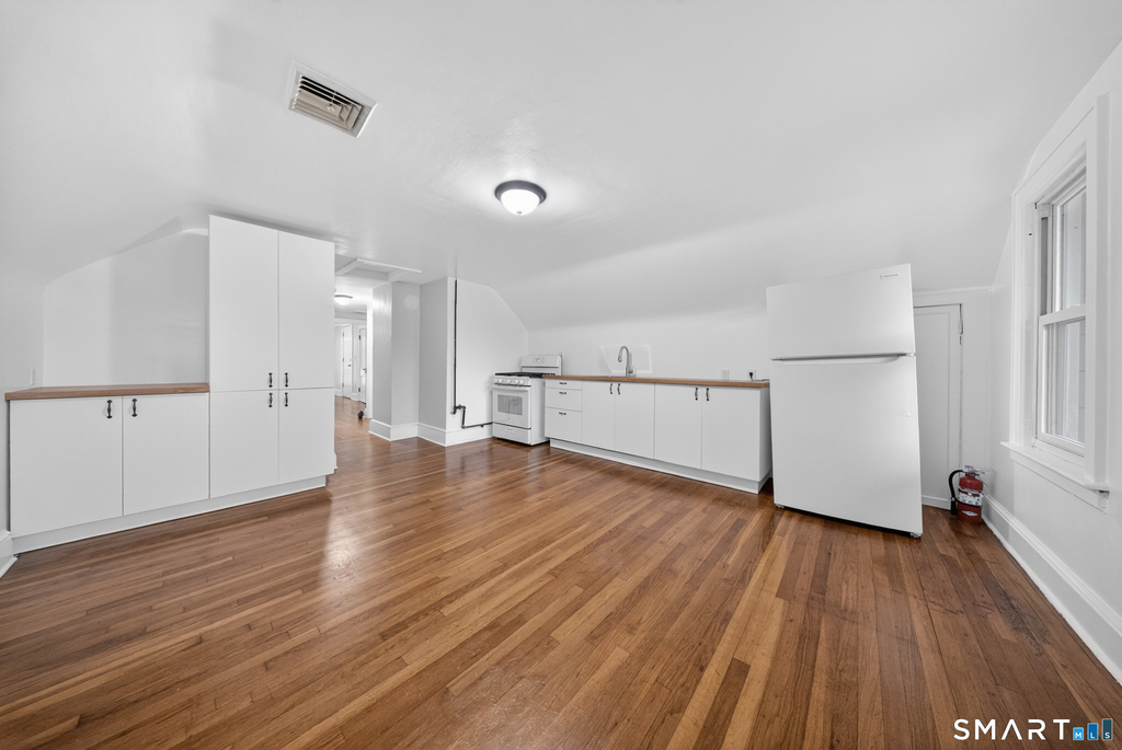 260 Main Street - Photo 10