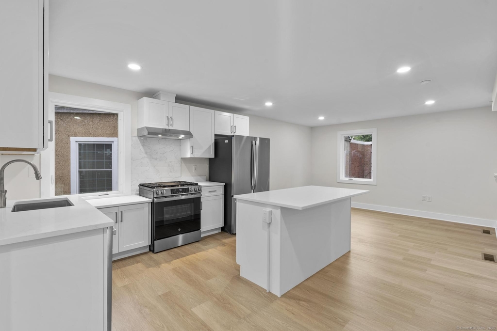 1546 Chapel Street - Photo 0