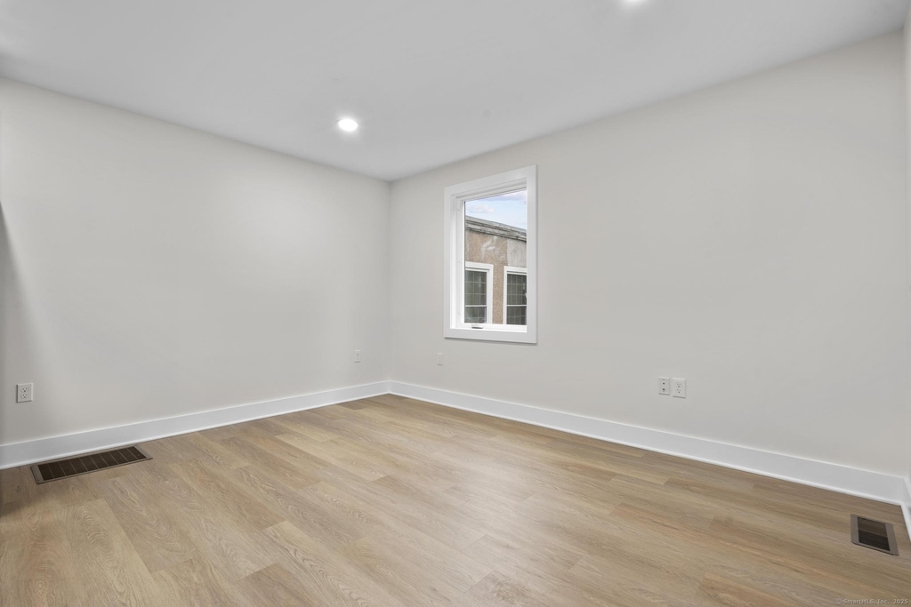 1546 Chapel Street - Photo 5