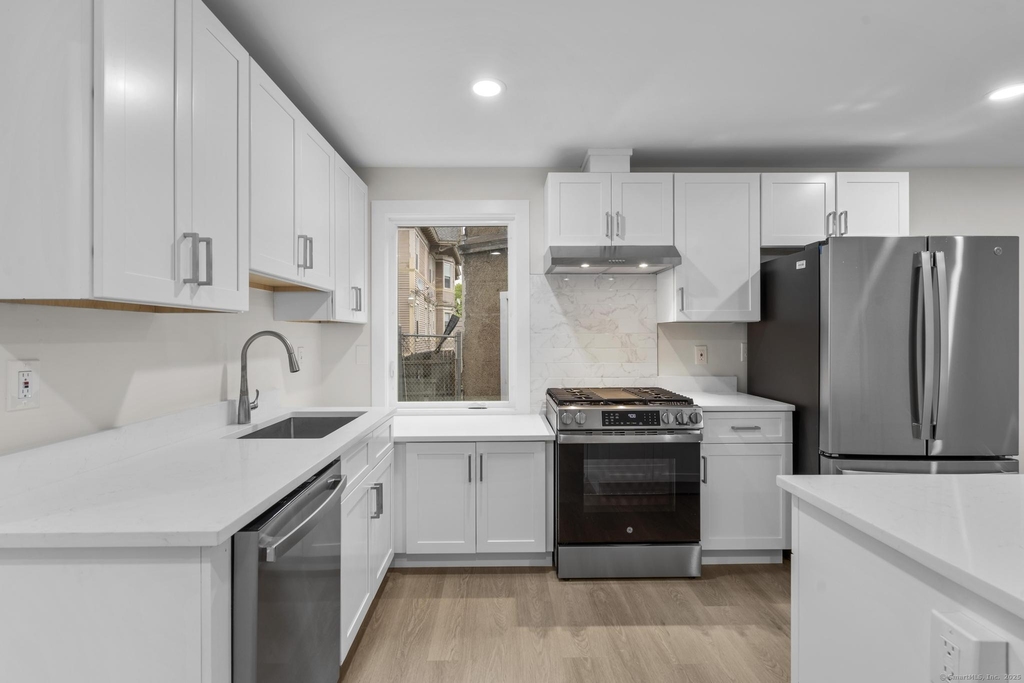 1546 Chapel Street - Photo 4